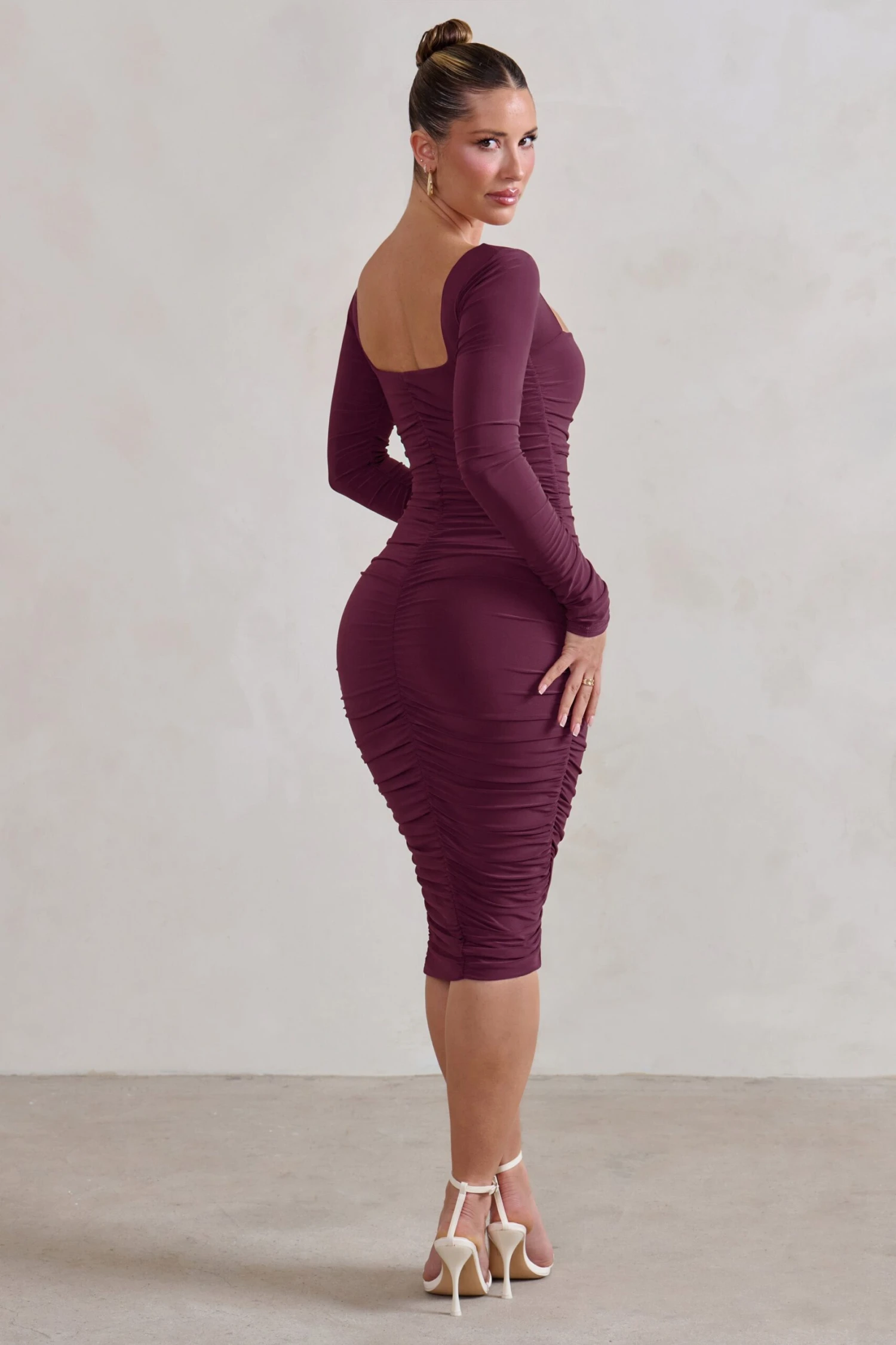 Seductress | Burgundy Square Neck Bodycon Midi Dress With Long Sleeves - Image 2