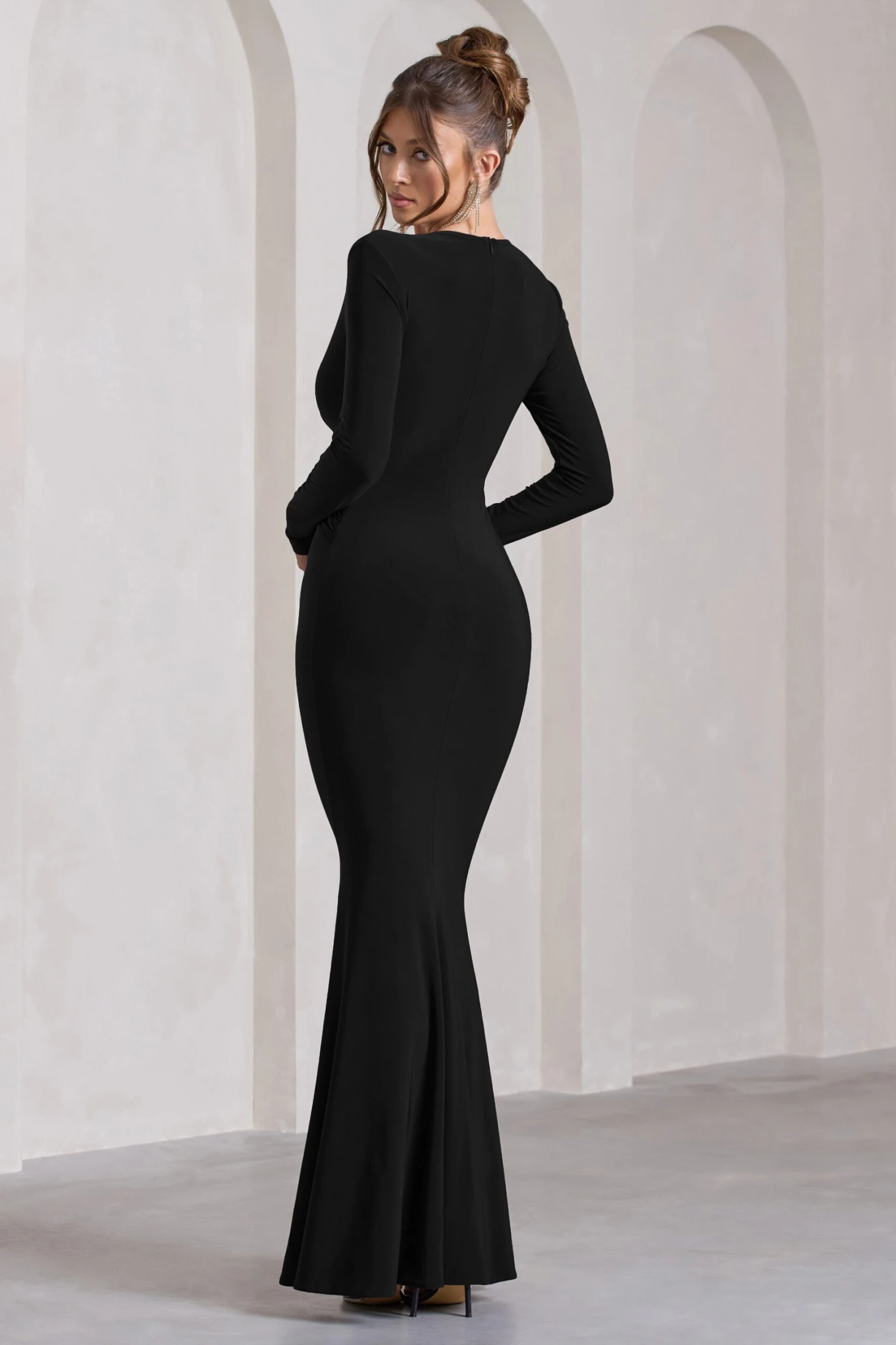 Aluna | Black Plunge-Neck Twisted Split Maxi Dress - Image 2