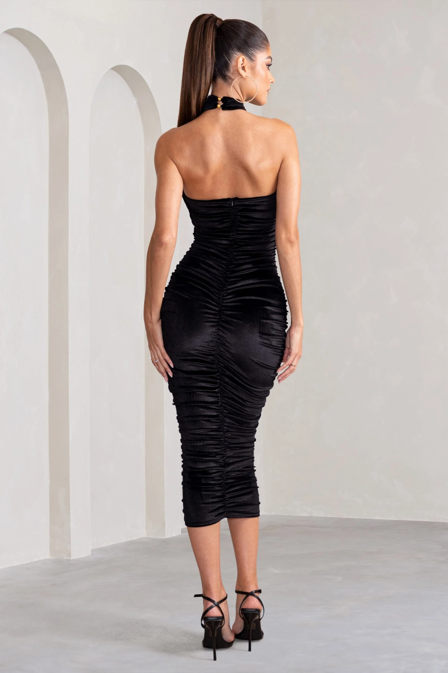 Hourglass | Black Velvet Halterneck Ruched Midi Dress - Image 2